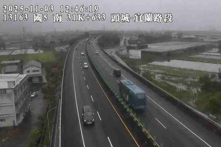 國道5號 南下 31K+633 頭城交流道到宜蘭交流道 距離0.4公里 氣溫18度