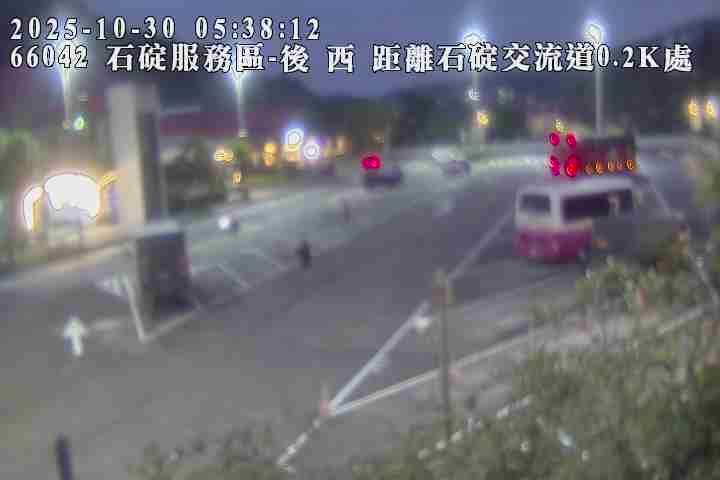 國道5號 南下 4K+000 石碇交流道到坪林交控交流道 距離0.8公里 氣溫20.8度